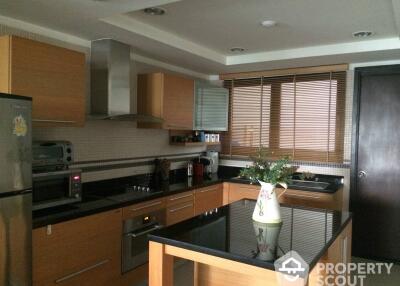 2-BR Condo at The Lanai Sathorn near MRT Khlong Toei (ID 513463)