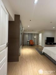 2-BR Serviced Apt. near BTS Nana