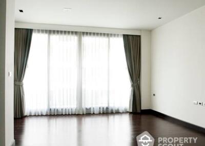 4-BR Apt. near MRT Sukhumvit (ID 512629)