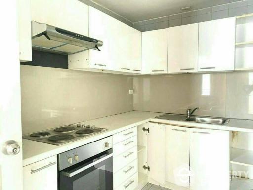 2-BR Condo at The Waterford Park Sukhumvit 53 Condominium near BTS Thong Lor