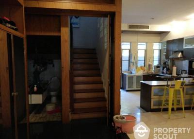 4-BR Townhouse near BTS Thong Lor (ID 512381)