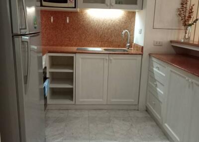 1-BR Serviced Apt. near BTS Chong Nonsi (ID 392856)