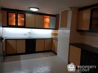 3-BR Apt. near BTS Phrom Phong (ID 510531)