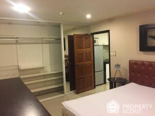 1-BR Condo at Regent On The Park1 (sukhumvit26) Condominium near BTS Phrom Phong (ID 513125)