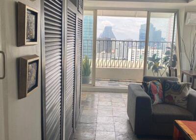 1-BR Apt. near BTS Chong Nonsi