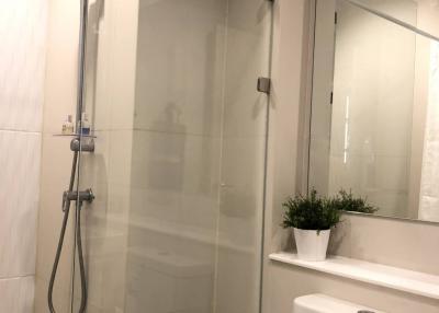 Studio Condo at Life One Wireless near BTS Phloen Chit (ID 389972)