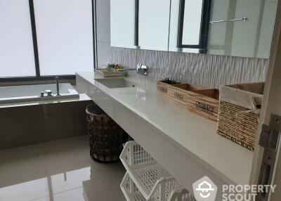 2-BR Condo at Rhythm Sukhumvit 42 near BTS Ekkamai