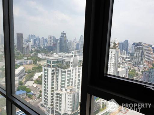 2-BR Condo at Rhythm Sukhumvit 42 near BTS Ekkamai