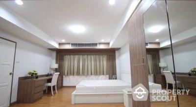 1-BR Serviced Apt. near BTS Surasak