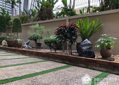 1-BR Serviced Apt. near BTS Surasak