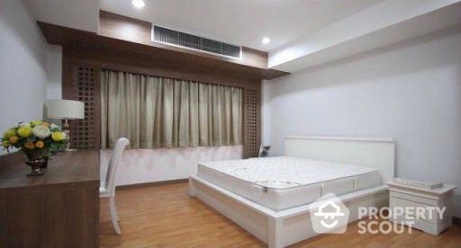 1-BR Serviced Apt. near BTS Surasak