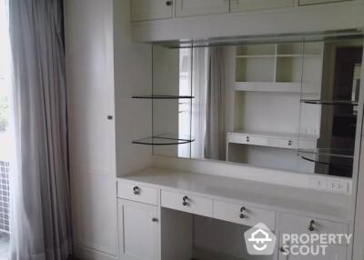 2-BR Apt. near MRT Sukhumvit (ID 405988)