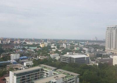 2-BR Condo at Rhythm Sukhumvit 44/1 near BTS Phra Khanong (ID 370916)