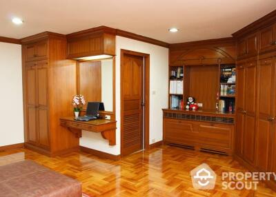 4-BR Apt. near BTS Phrom Phong (ID 420843)