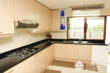 4-BR Apt. near MRT Phetchaburi (ID 512390)