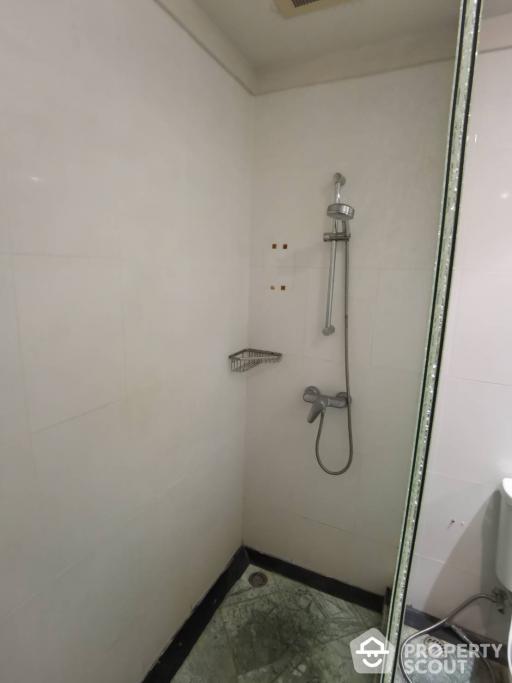 1-BR Condo at Icon 3 Condominium near BTS Thong Lor (ID 512519)