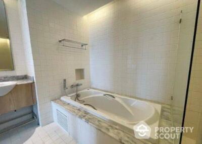 1-BR Serviced Apt. near BTS Thong Lor