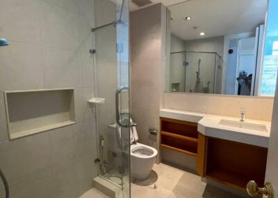 2-BR Condo at Athenee Residence near BTS Phloen Chit (ID 515494)