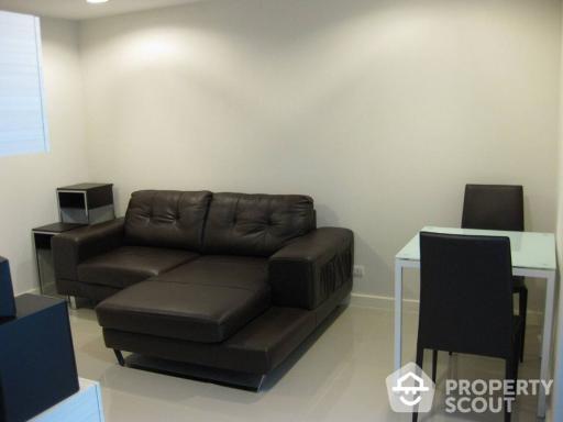 1-BR Condo at Zenith Place Sukhumvit 42 Condominium near BTS Ekkamai