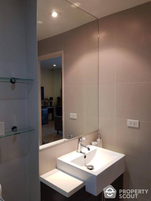 1-BR Condo at Noble Remix near BTS Thong Lor