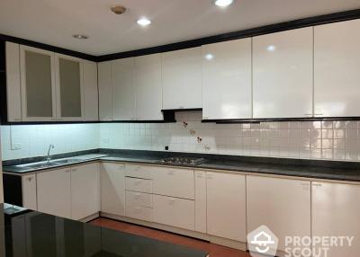 3-BR Condo near BTS Ekkamai (ID 514215)