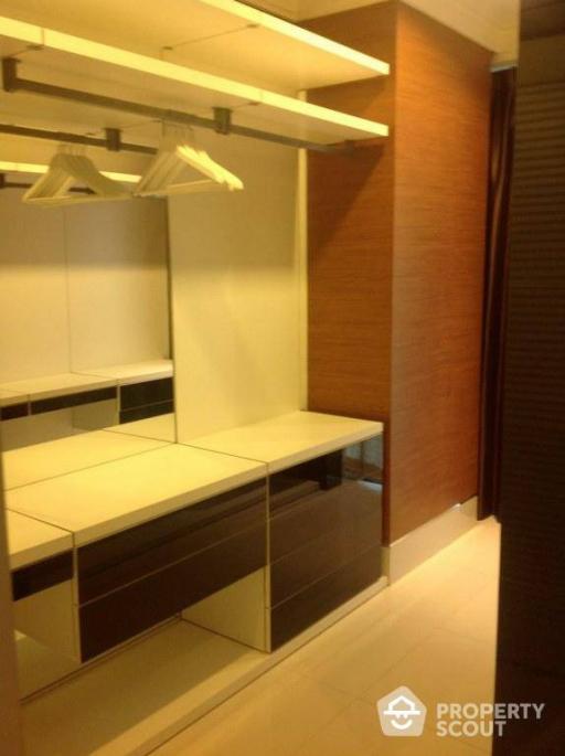 2-BR Condo at The Master Centrium Asoke-Sukhumvit near MRT Sukhumvit (ID 510377)