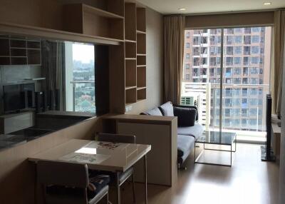 1-BR Condo at Sky Walk Residences near BTS Phra Khanong (ID 510527)