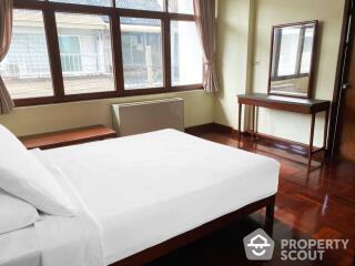 2-BR Apt. near BTS Chit Lom