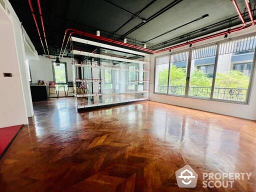 4-BR Apt. near BTS Thong Lor