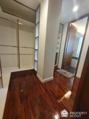 3-BR Apt. near BTS Surasak (ID 392921)