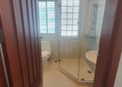 3-BR Apt. near BTS Surasak (ID 392923)