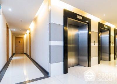 1-BR Condo at Circle Condominium near MRT Phetchaburi