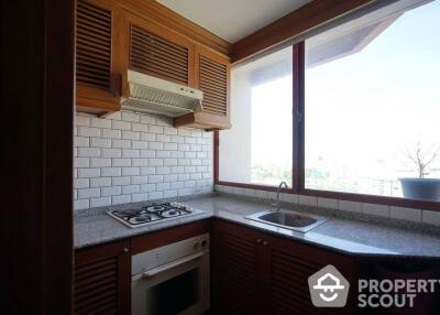 2-BR Condo at Sribumpen Condo Home near MRT Khlong Toei