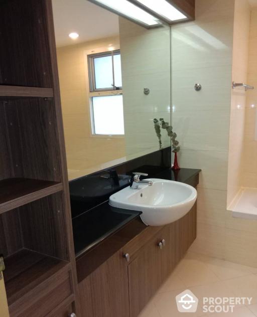 2-BR Apt. near BTS Thong Lor