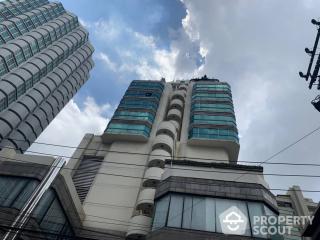 1-BR Condo at Sukhumvit Suite near BTS Nana