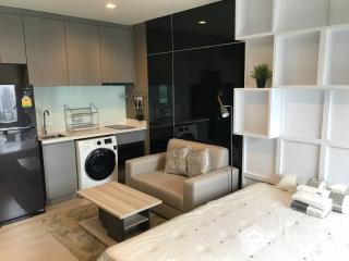 1-BR Condo at Rhythm Sukhumvit 36-38 near BTS Thong Lor