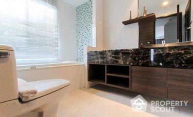 1-BR Condo at Tanida Residence near BTS Surasak