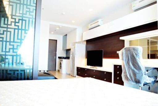 Studio Condo at Sky Walk Residences near BTS Phra Khanong (ID 390077)