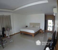 2-BR Condo at Sribumpen Condo Home near MRT Khlong Toei