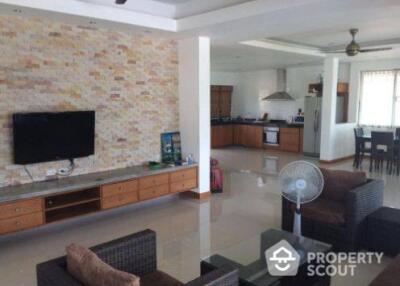 2-BR Condo at Sribumpen Condo Home near MRT Khlong Toei