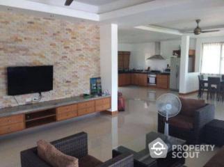 2-BR Condo at Sribumpen Condo Home near MRT Khlong Toei