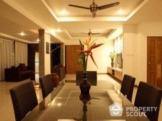 2-BR Condo at Sribumpen Condo Home near MRT Khlong Toei