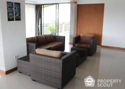 2-BR Condo at Sribumpen Condo Home near MRT Khlong Toei