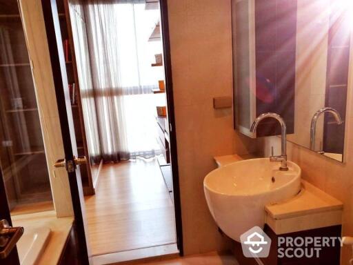 1-BR Condo at Sky Walk Residences near BTS Phra Khanong