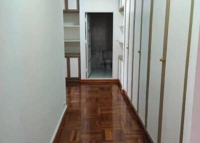 3-BR Condo at Vanicha Park Langsuan near BTS Chit Lom