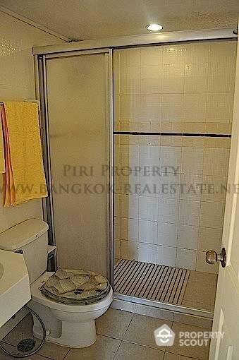 2-BR Condo at Lumpini Ville Cultural Center near MRT Huai Khwang (ID 509557)