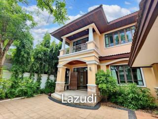 4 Bed 4 Bath 388 SQ.M House in Ekamai 10