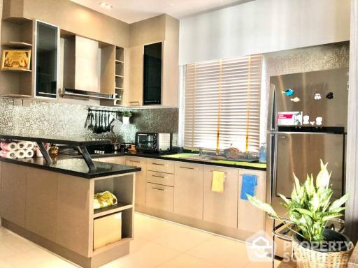 2-BR Condo near MRT Queen Sirikit National Convention Centre (ID 512594)