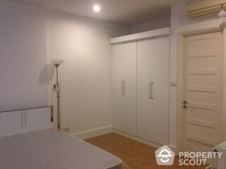 1-BR Condo at Aguston Sukhumvit 22 near MRT Queen Sirikit National Convention Centre