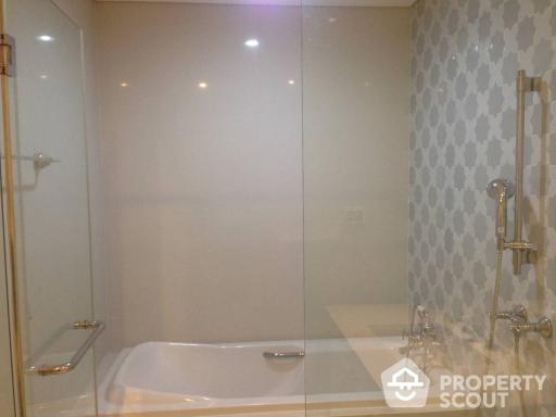 1-BR Condo at Aguston Sukhumvit 22 near MRT Queen Sirikit National Convention Centre